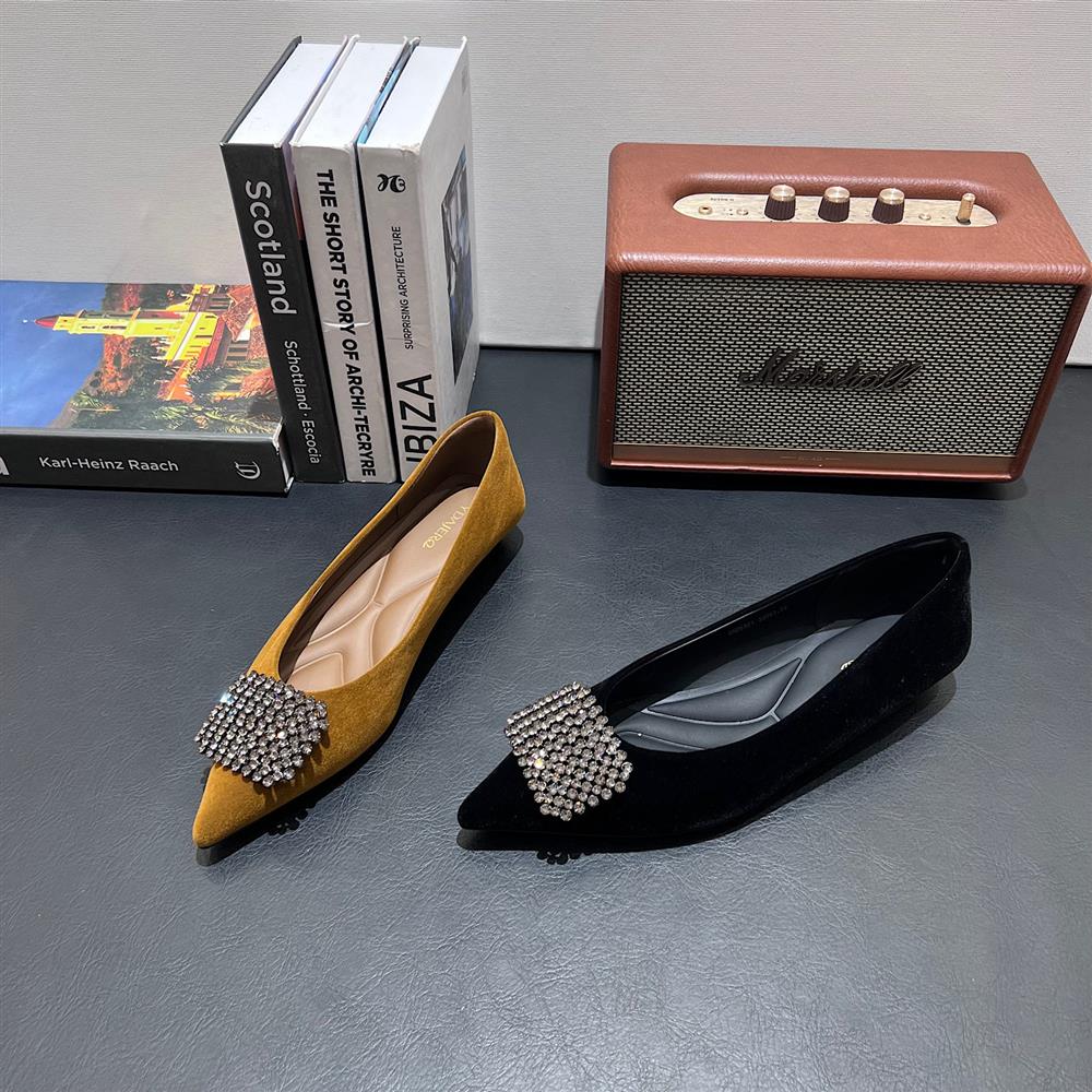 尖头水钻单鞋女2026一代佳