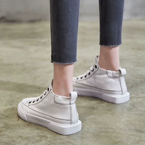 Высокая демисезонная универсальная белая обувь, кроссовки для отдыха, тренд сезона, популярно в интернете, из натуральной кожи