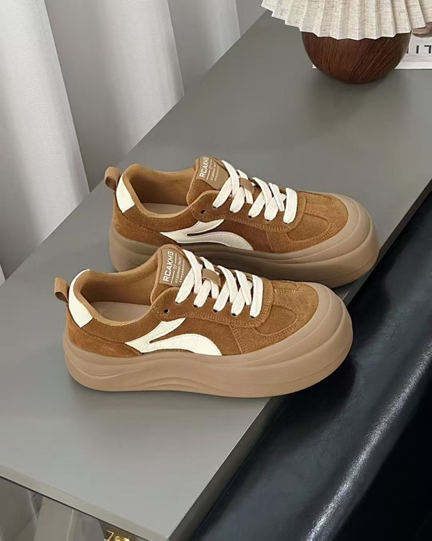 女鞋2025秋季新款磨砂牛皮德训鞋轻便厚底舒适休闲运动板鞋