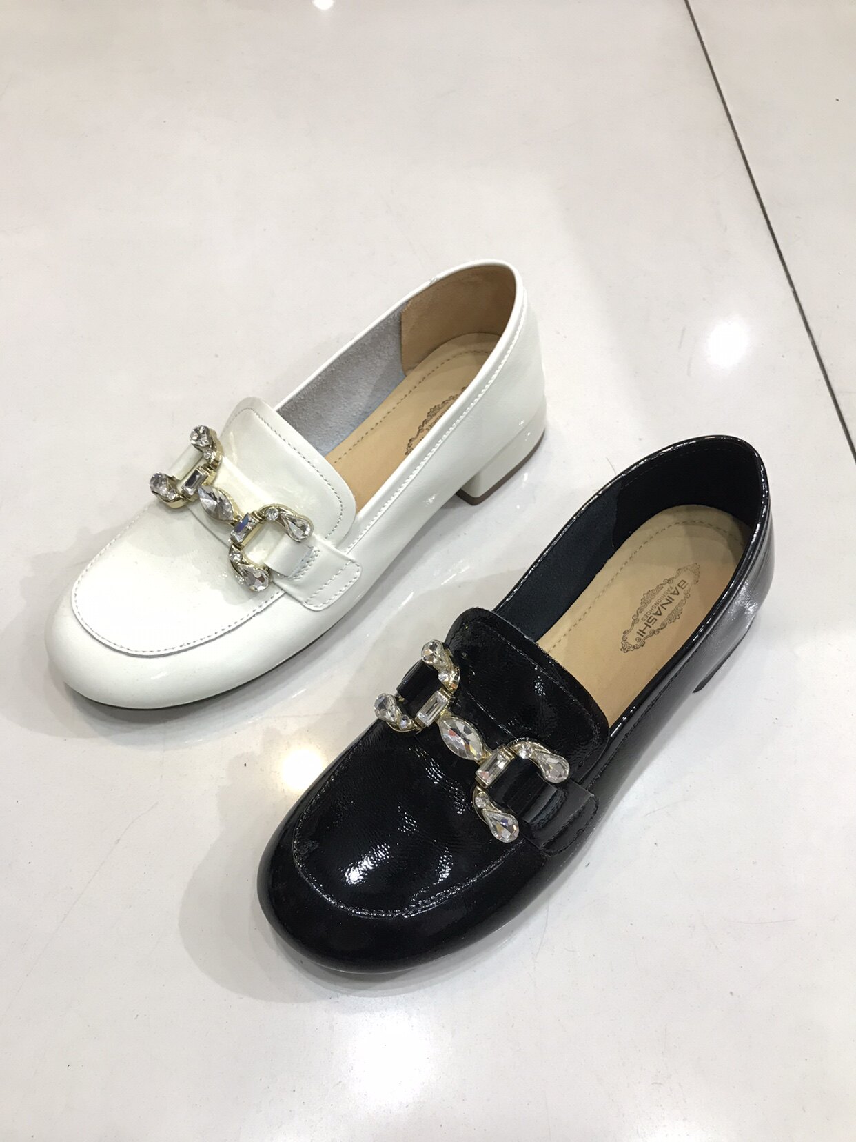 奥斯卡女鞋乐福鞋软底休闲百纳诗女鞋真皮牛漆皮女单鞋