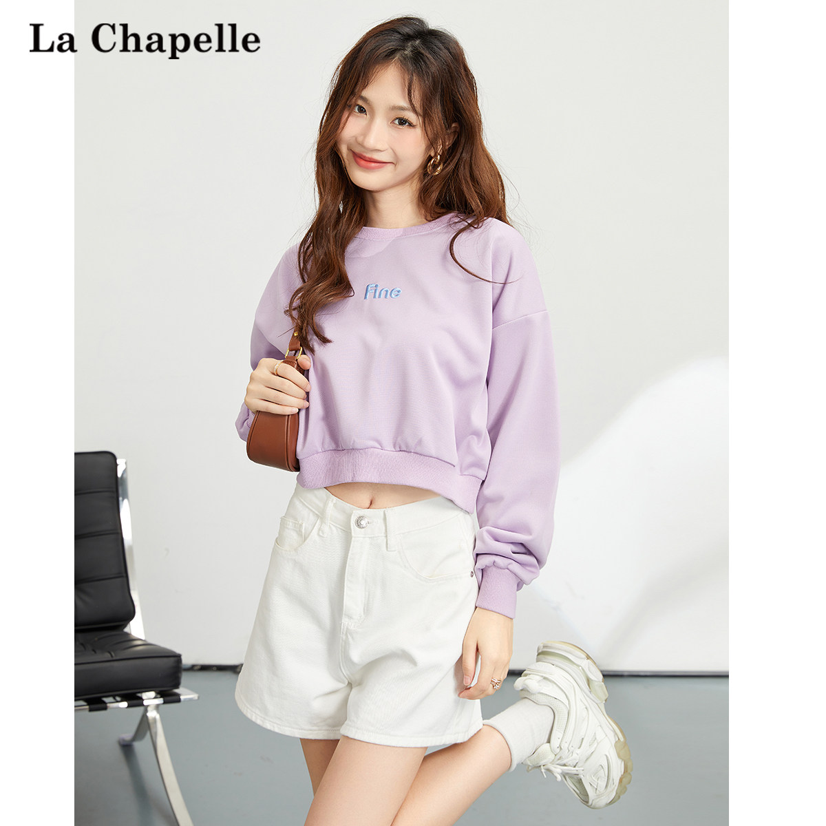 拉夏贝尔字母刺绣t恤女2023春季新款宽松短款纯色薄款卫衣上衣