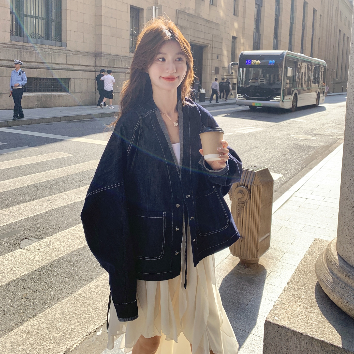 拉夏贝尔韩系慵懒chic复古休闲短夹克深蓝色蝙蝠袖牛仔短外套女秋