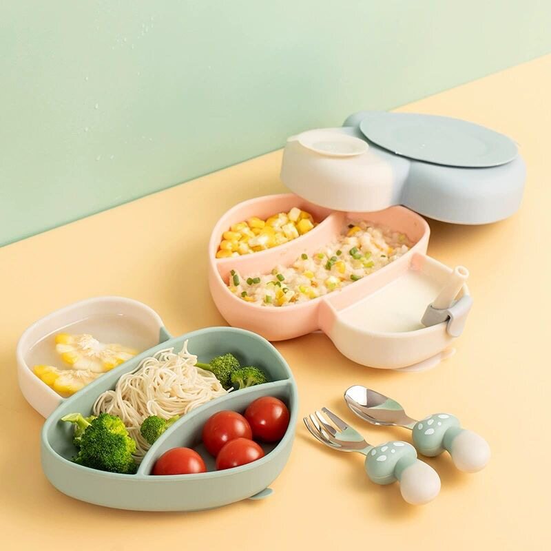 儿童餐盘宝宝食品级硅胶分格餐盘婴儿外出便携勺叉吸盘式餐具套装
