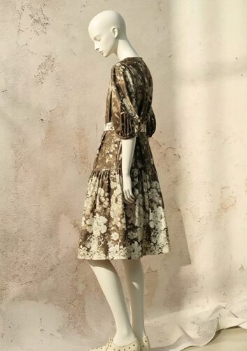 【商场同款】2026秋季新款花影斑驳渐染水墨印花塔式长裙