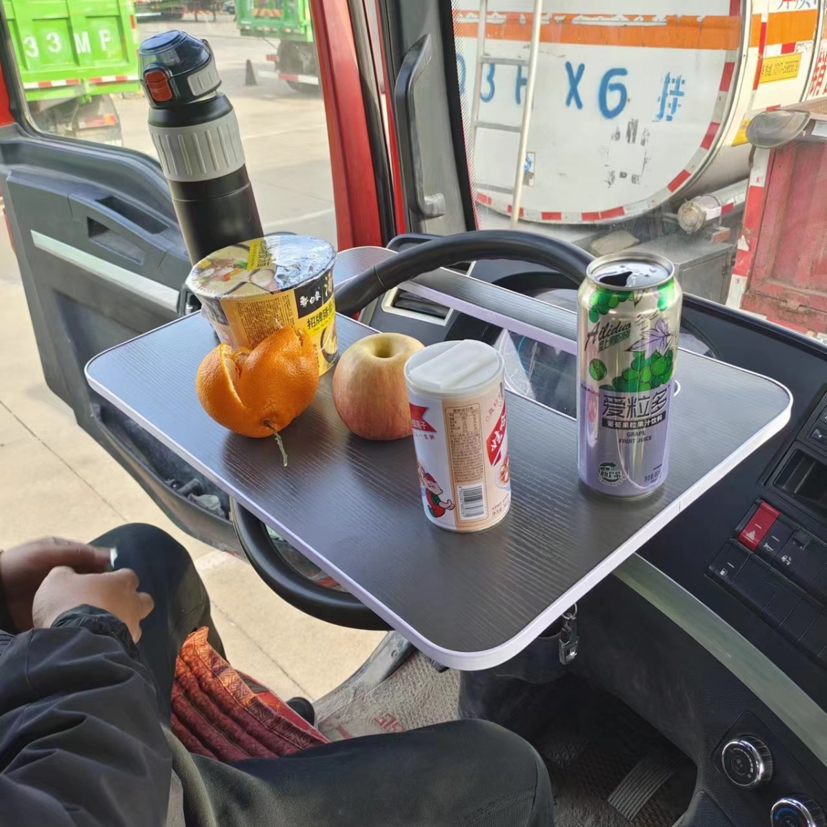 欧曼解放大货车载小桌板