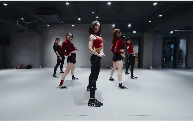 韩舞练功服弹力修身无袖小背心跳舞健身上衣潮jazz爵士舞演出服女