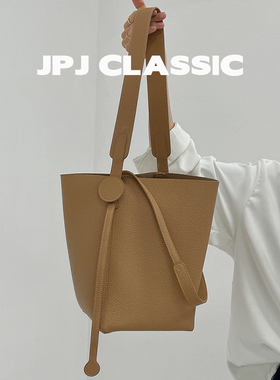 jpjclassic早春牛皮水桶包女单肩斜挎ins菜篮子腋下包百搭手提包