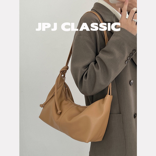 jpjclassic牛皮饺子包女百搭休闲通勤包ins风时尚 腋下托特包潮