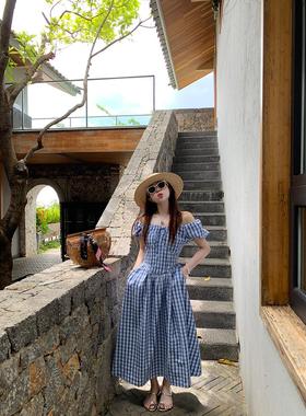 EVNSTYLE“浅蓝格调”法式中长款蓝格一字领泡泡袖露肩收腰连衣裙