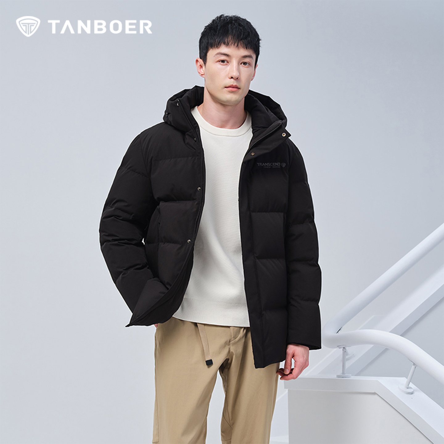 坦博尔休闲连帽常规羽绒服