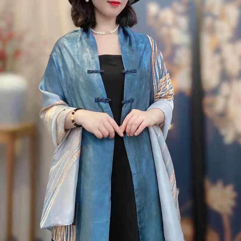 外搭旅游新款缎面可可围巾时尚