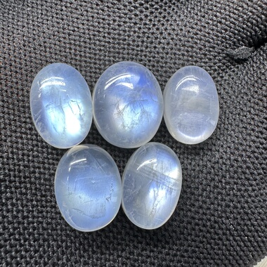 天然白色月光石椭圆形裸石戒面奶油玻璃体原石手链项链戒指配饰