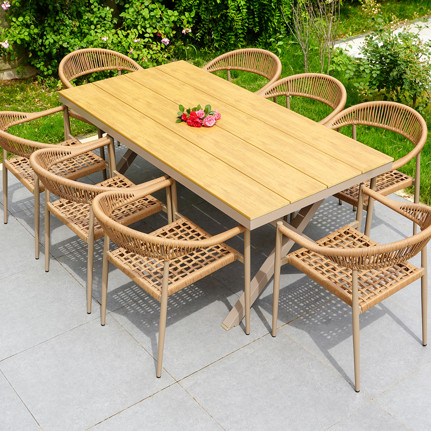 户外防腐木防水防晒高档藤编桌椅