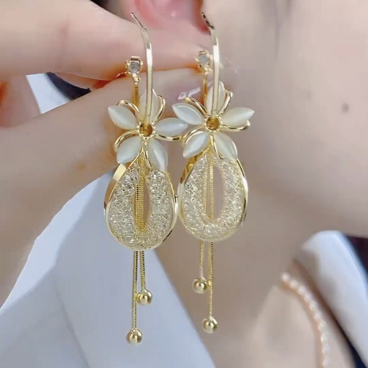 925银针春夏新款猫眼石花瓣耳环一款两戴轻奢高级感时尚长款耳饰,饰品/流行首饰/时尚饰品新,耳环,淘宝优惠券,粉丝福利购,淘宝优惠卷