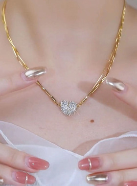 高级感镶钻金色心形磁吸爱心项链女小众设计感百搭气质锁骨链颈链