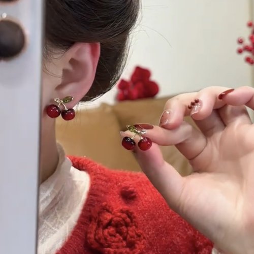 2026年新款潮红色樱桃耳环女气质百搭时尚新年车厘子网红个性耳饰