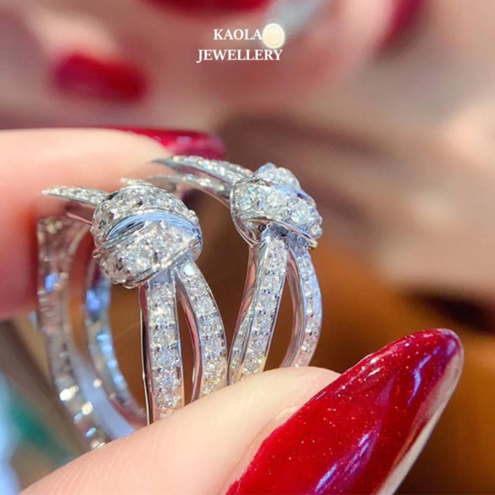 结缘蝴蝶结缠绕满钻戒指