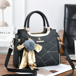 秋冬包包女2025新款大气中老年人女包40-50岁妈妈包中年斜挎小包