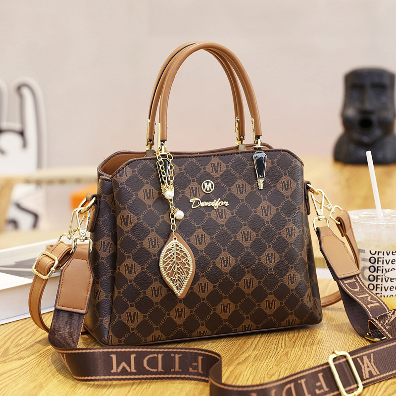 红谷官方旗舰店半坡女包卡丹路2024新款时尚百搭单肩斜挎包手提包