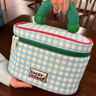 小花园可爱少女手提圆筒化妆包旅行随身便携大容量收纳包