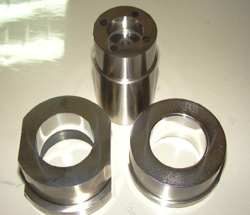 钨钢耐磨套，过线孔。钨钢配件加工，弹簧机配件，冲床模具。