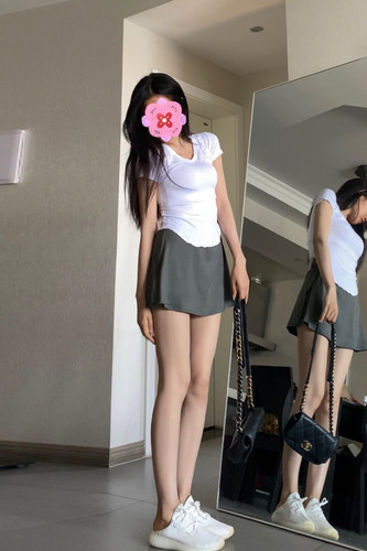 性感辣妹修身显瘦灰色运动风短裙