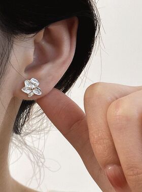 s925纯银木槿花耳钉女甜美清新轻奢设计感ins花朵通勤养耳洞耳饰