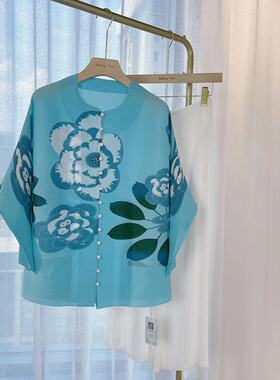褶皱2025春夏新款淡蓝色清雅花色图腾蝙蝠袖外套妈妈婆婆装