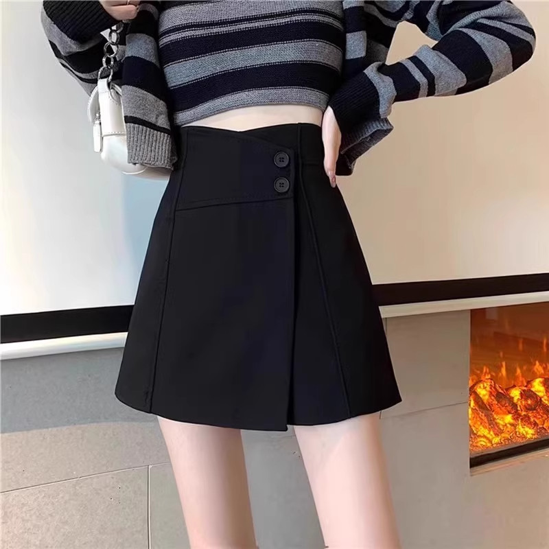 黑色西装短裤女春秋款外穿高腰百搭2025年春季时尚款配长靴子打底