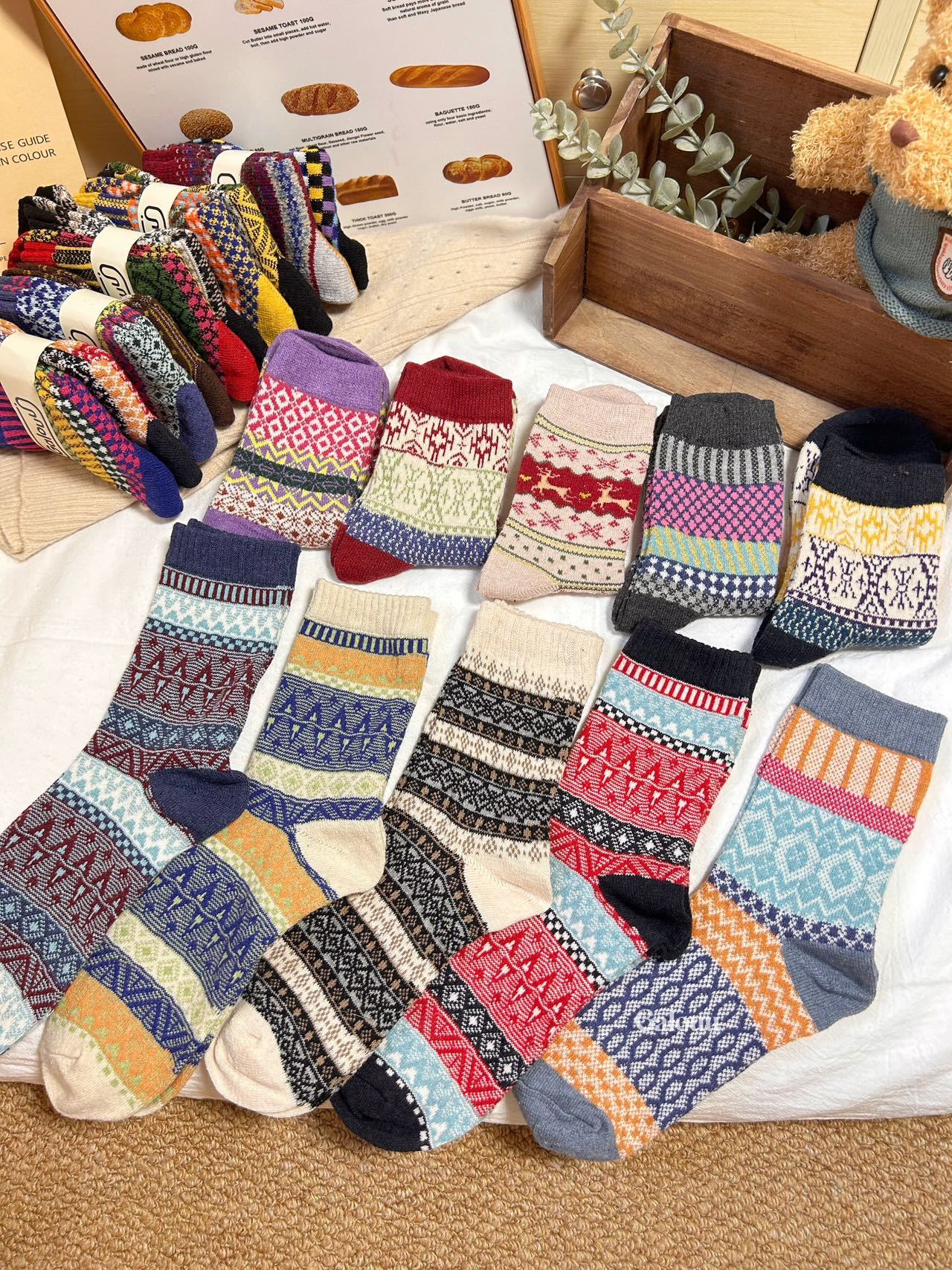 Galouu秋冬新款羊毛图腾袜10双袜子中筒袜保暖加厚复古民族风长袜