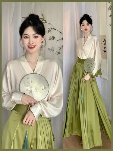 其他2022秋季涤纶亮丝改良汉服