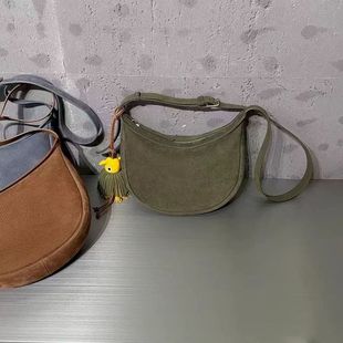 百豆HR2025新款头层牛皮时尚单肩斜挎月牙包女简约休闲小众设计感