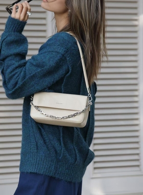 百豆轻奢小众设计油蜡牛皮女包腋下包斜挎牛皮单肩链条包56028