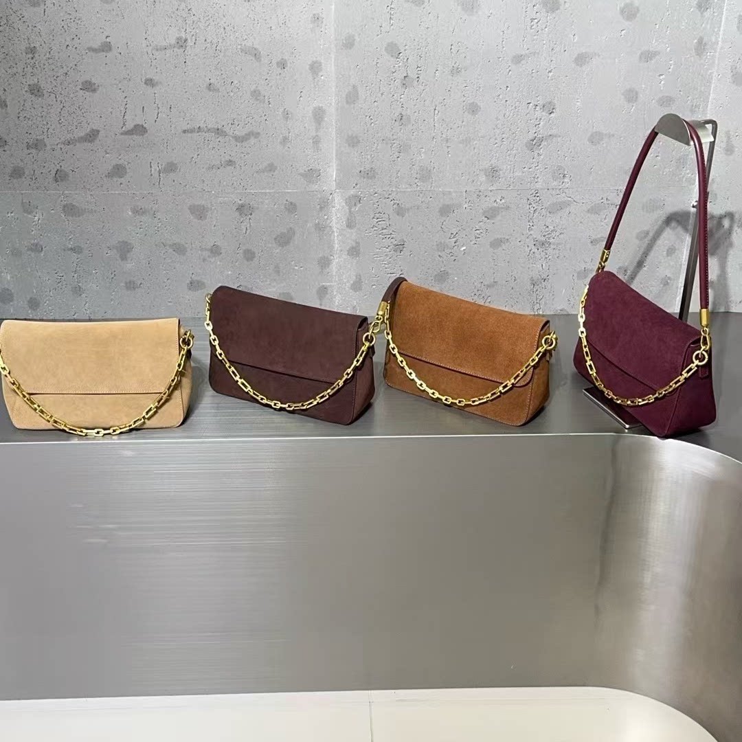 百豆小众轻奢麂皮复古简约轻奢豆腐包轻便2025新款质感时尚百搭