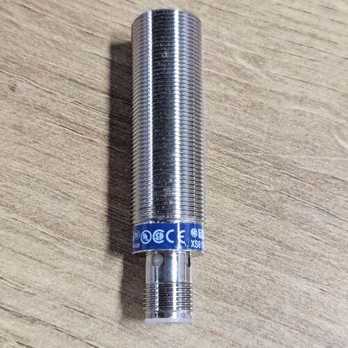 议价XS618B1NBM12 接近开关