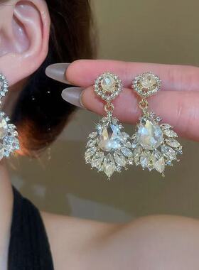 镶钻圆形水滴吊坠耳环轻奢高级感耳钉法式复古时尚百搭耳饰女