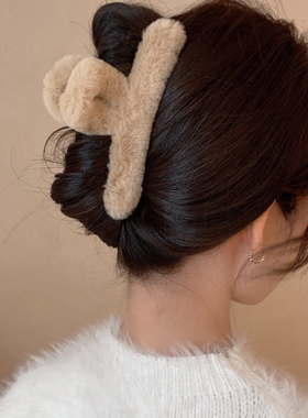 秋冬毛绒抓夹女2025新款网红高级感鲨鱼夹发夹后脑勺盘发夹子头饰