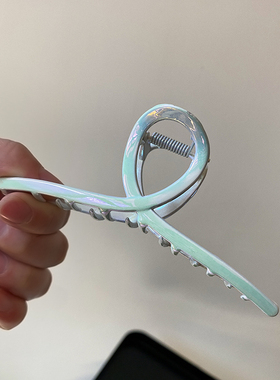 超仙珠光白色后脑勺抓夹发卡2024年新款夹子头饰发夹女气质鲨鱼夹