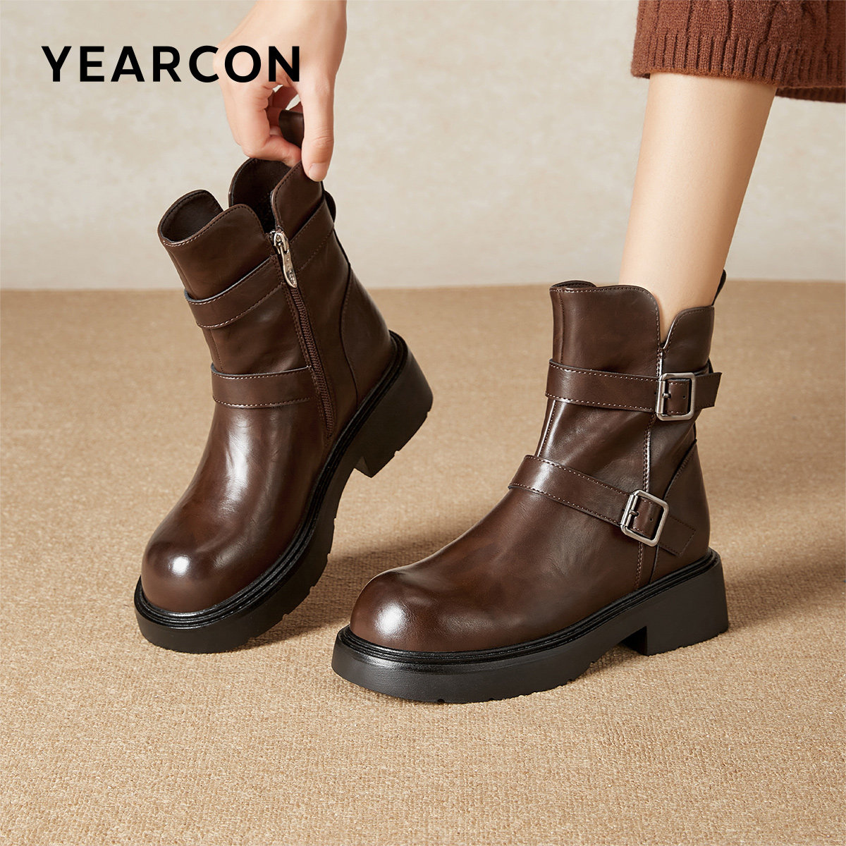 意尔康女鞋短靴加绒粗跟女士休闲皮鞋英伦风【j】