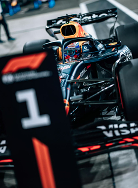 1:43/18 Spark 维斯塔潘阿布扎比大奖赛夺冠 红牛RB21车模