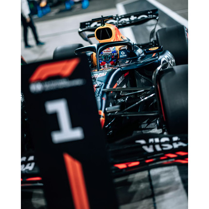 1:43/18 Spark 维斯塔潘阿布扎比大奖赛夺冠 红牛RB21车模