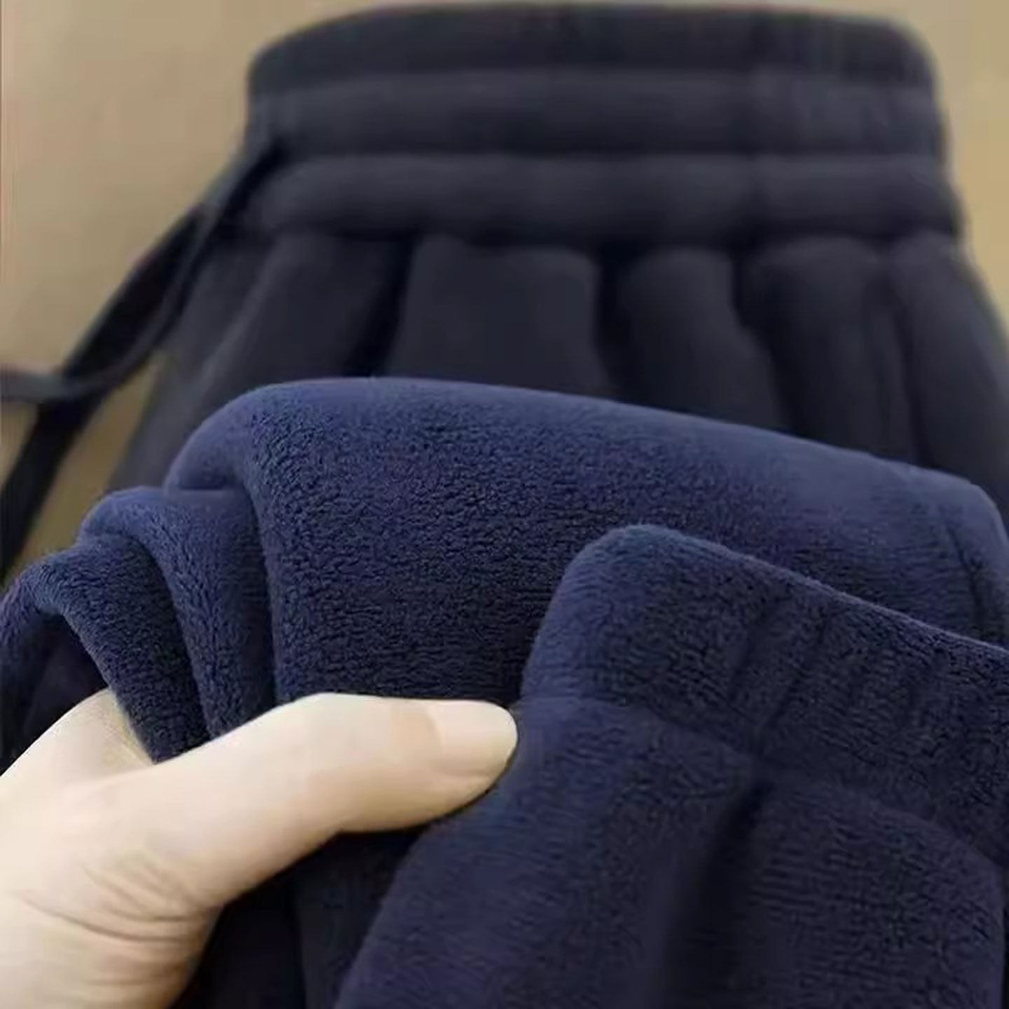 高端摇粒绒加绒加厚男士卫裤2025新款秋冬季男裤运动休闲裤子男款