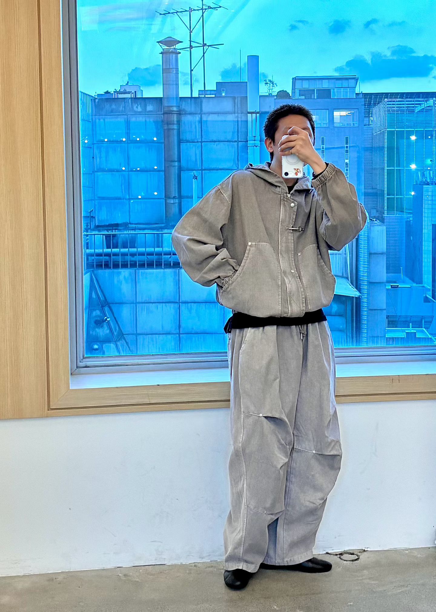 东大门做旧连帽宽松牛仔外套男