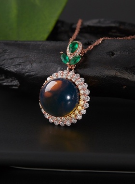 多米尼加蓝珀吊坠净水琥珀蜜蜡合成18K玫瑰金戴妃轻奢经典项链