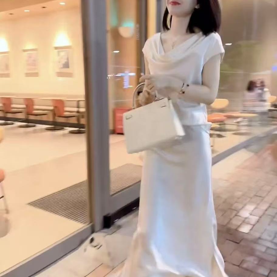 高级感醋酸缎面气质荡领上衣