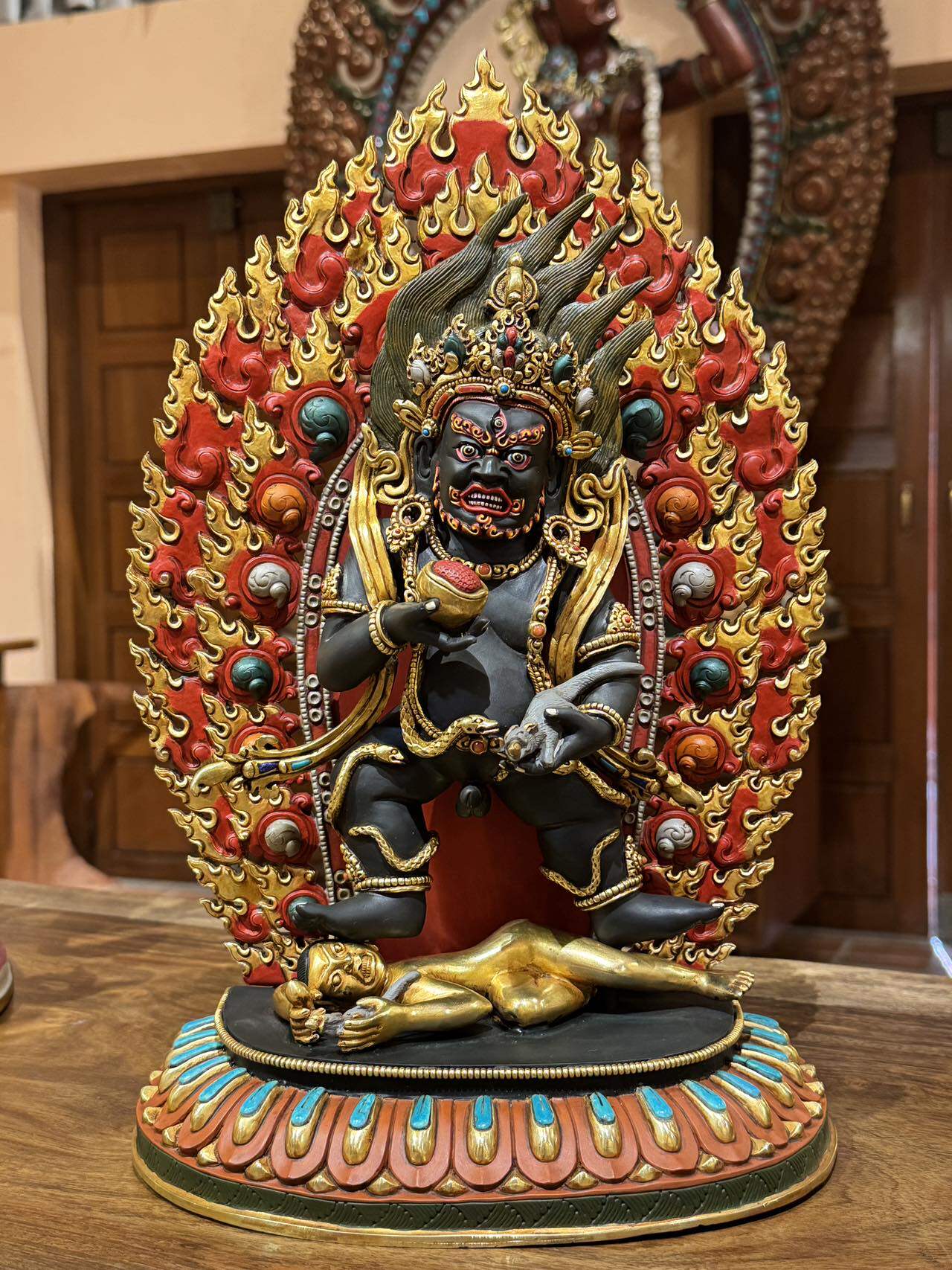 尼泊尔释迦族精品黑财神佛像高度38厘米紫铜鎏金工艺纯手工