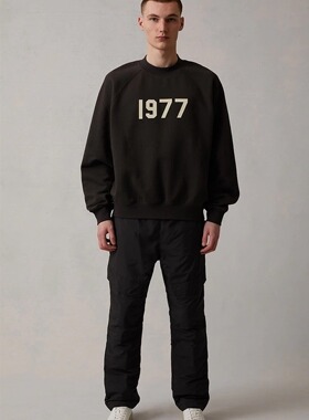 国内现货 FOG Fear Of God Essentials 1977数字印花休闲圆领卫衣