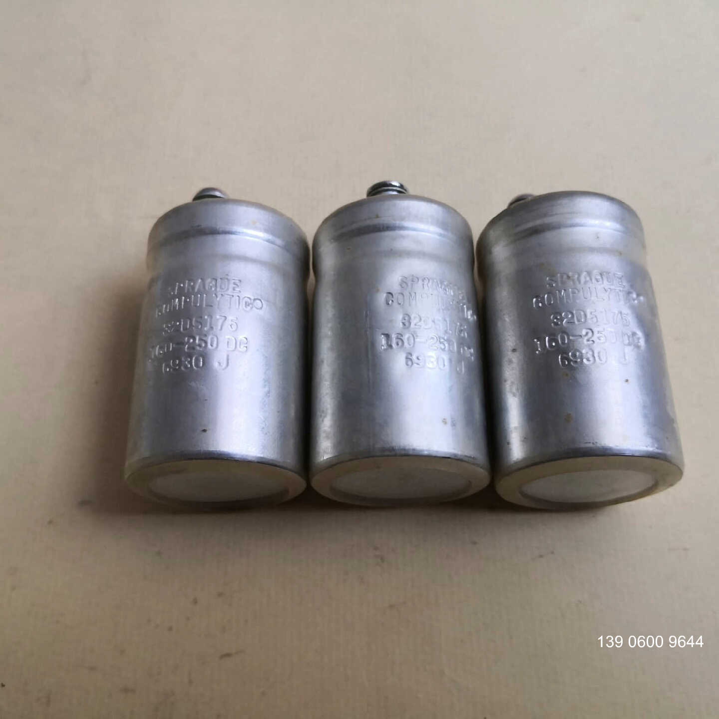 SPRAGUE 160UF 250V 旧裝螺絲头电容需问价