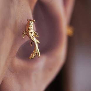 新年耳钉小鱼耳骨钉HELIX耳蜗钉年年有余鲤鱼耳饰立体设计人鱼925