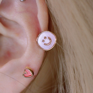温柔粉色笑脸耳钉韩国耳环女2026新款不对称爱心气质女友日常耳饰